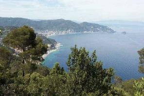 Xtrallusion photo gallery of Italy. Photos, pictures, images and photographs of the Italian Rivieras, the Italian Lakes, the Italian Alps, the Cinque Terre, the Amalfi coast and some of the most beautiful corners of Italy. Plus photos of Italian cities such as Pisa, Milan, Genoa and Rome.